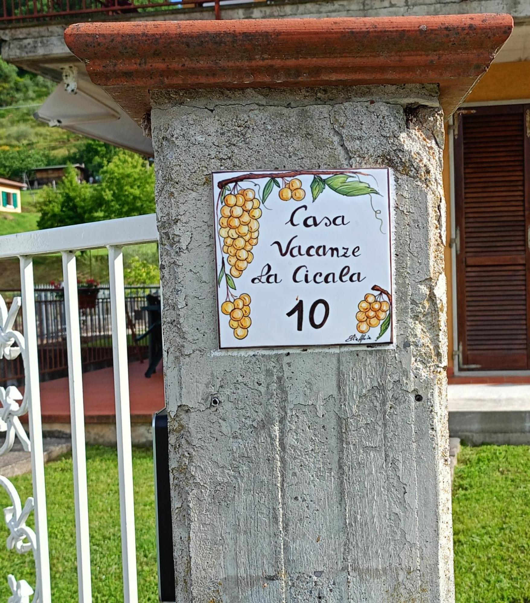 Casa Vacanze La Cicala Pontremoli Exterior foto